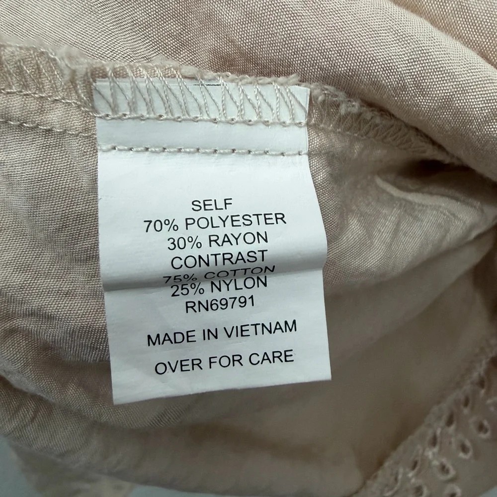 Fig and Flower Beige Lace Crochet 3/4 sleeve Blouse Women’s Size Large - Picture 8 of 10